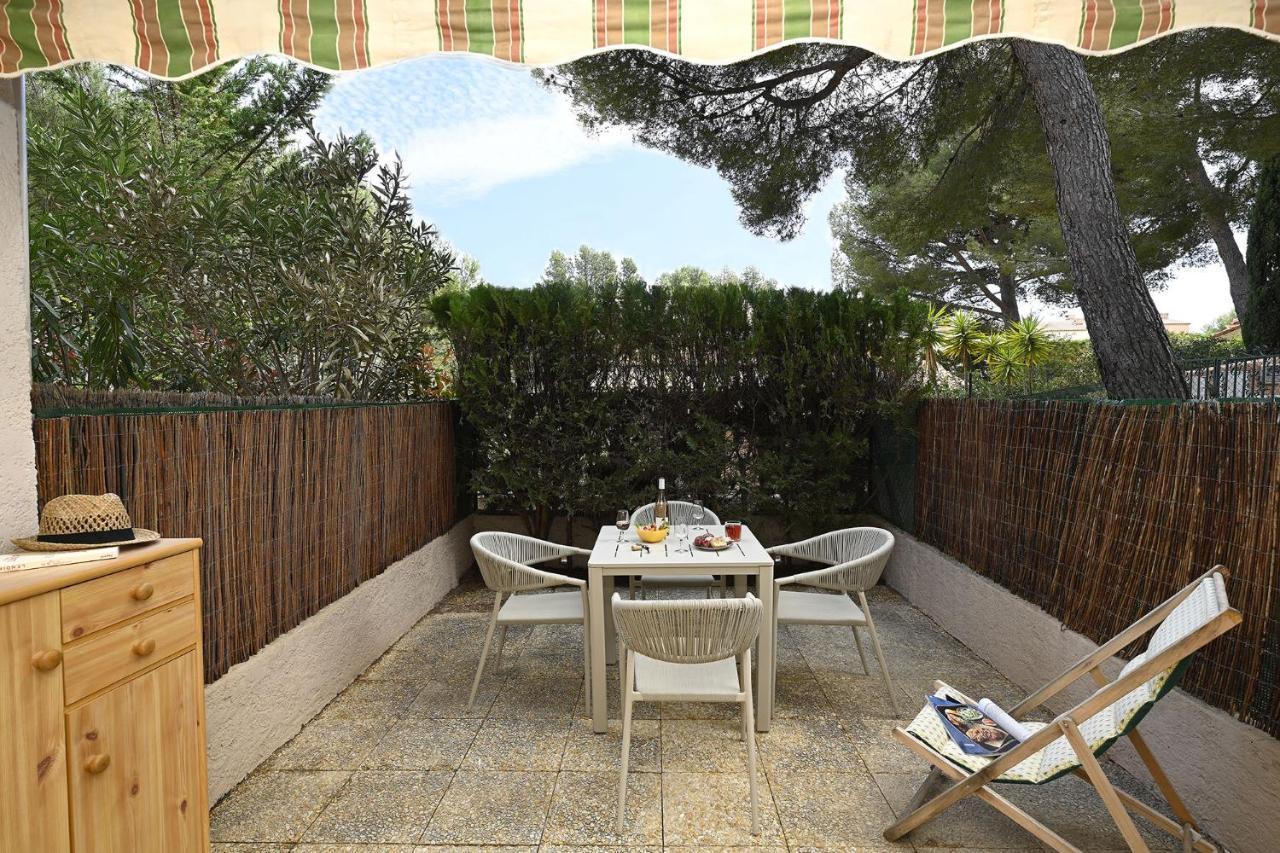 Agréable studio 2/4 pers au calme avec rez-de-jardin Bandol Esterno foto