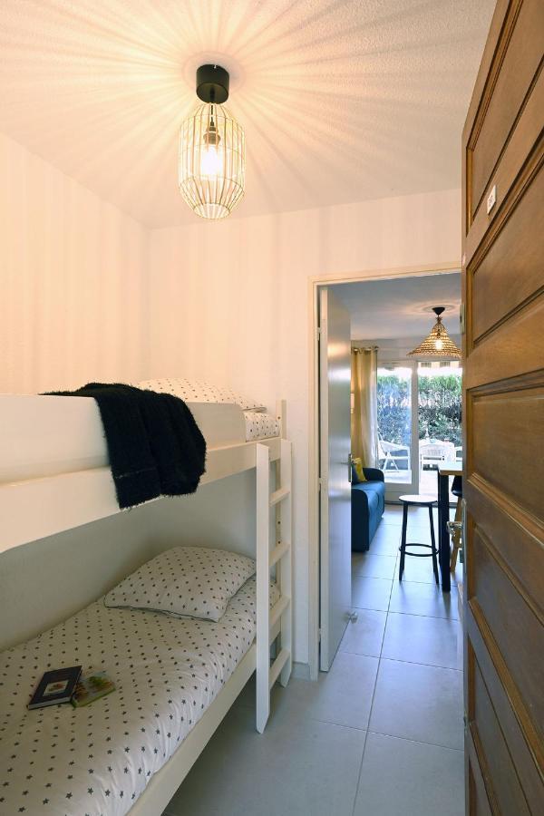 Agréable studio 2/4 pers au calme avec rez-de-jardin Bandol Esterno foto