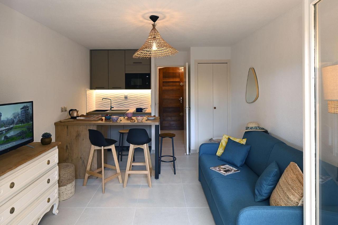 Agréable studio 2/4 pers au calme avec rez-de-jardin Bandol Esterno foto