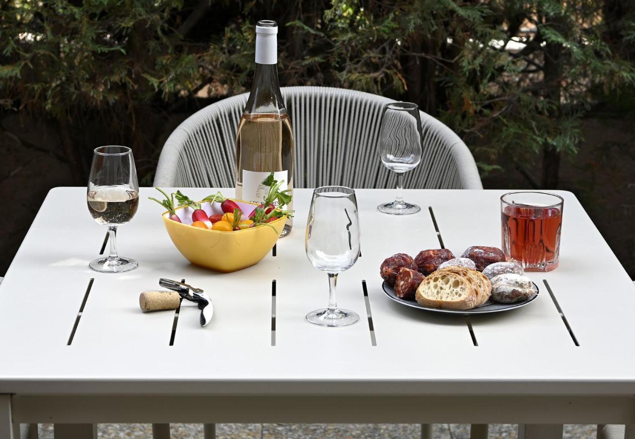 Agréable studio 2/4 pers au calme avec rez-de-jardin Bandol Esterno foto